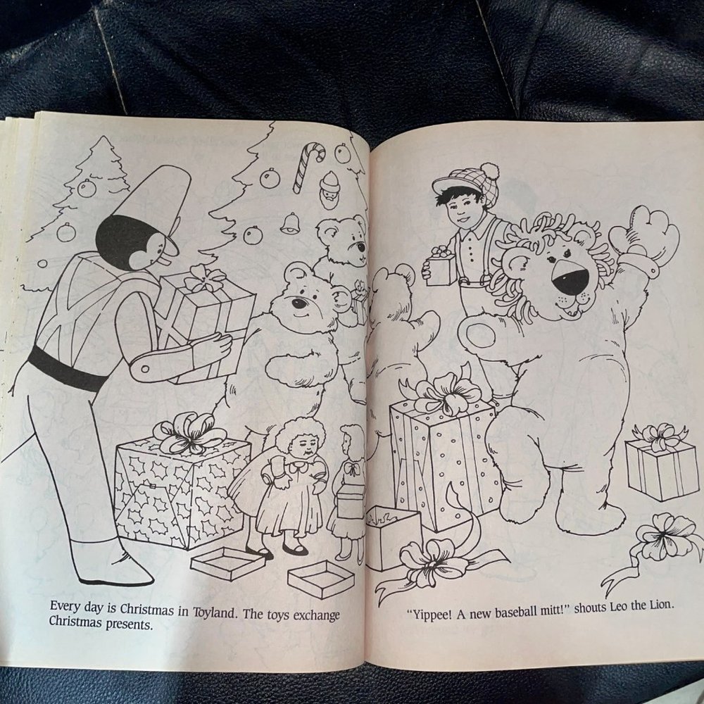Christmas in Toyland vintage coloring book 1989 - Picture 12 of 14